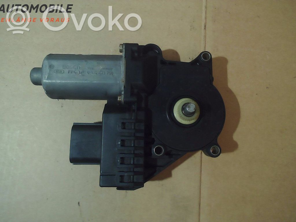 Front door window regulator motor   1060729