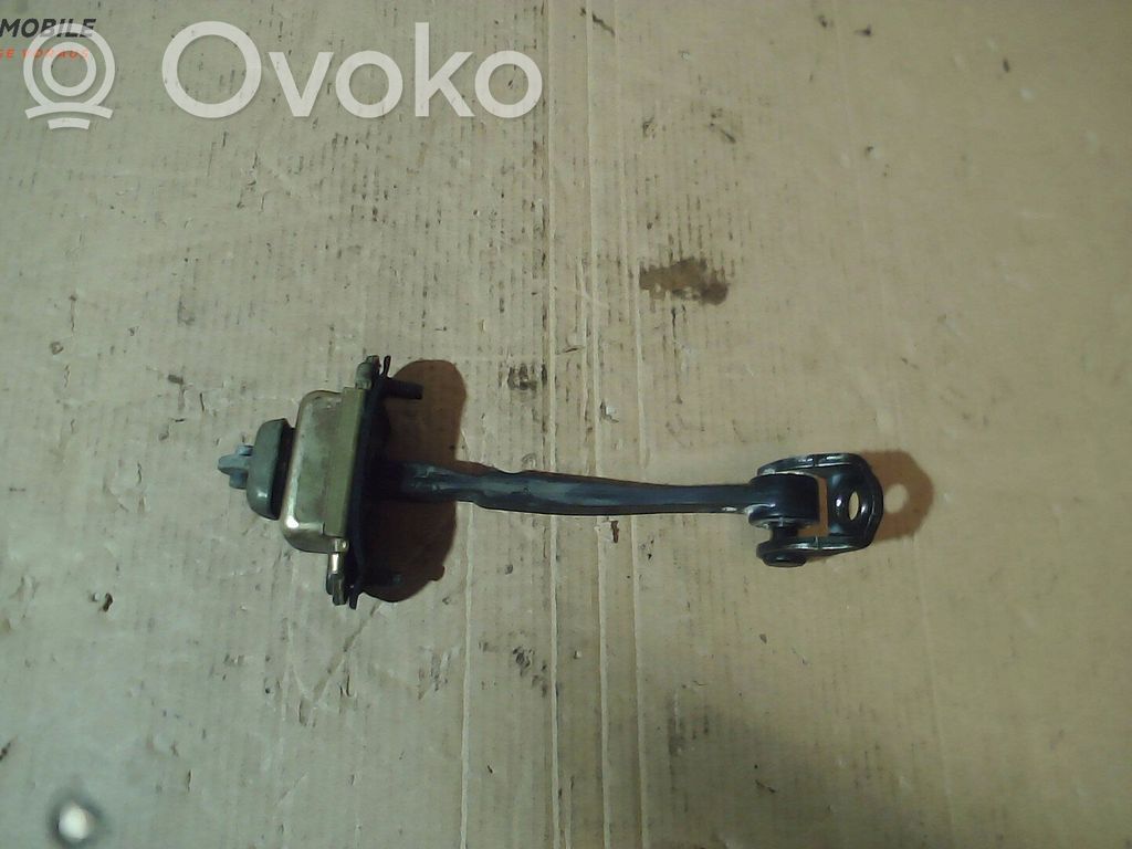 Ford Focus Etuoven pidätin 