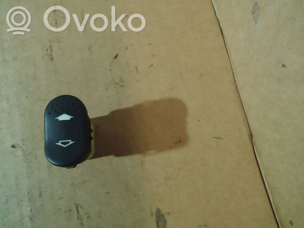 Ford Focus Electric window control switch 