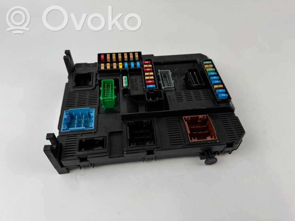 Peugeot 208 I Fuse module 