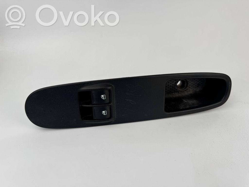 Lancia Ypsilon Electric window control switch 