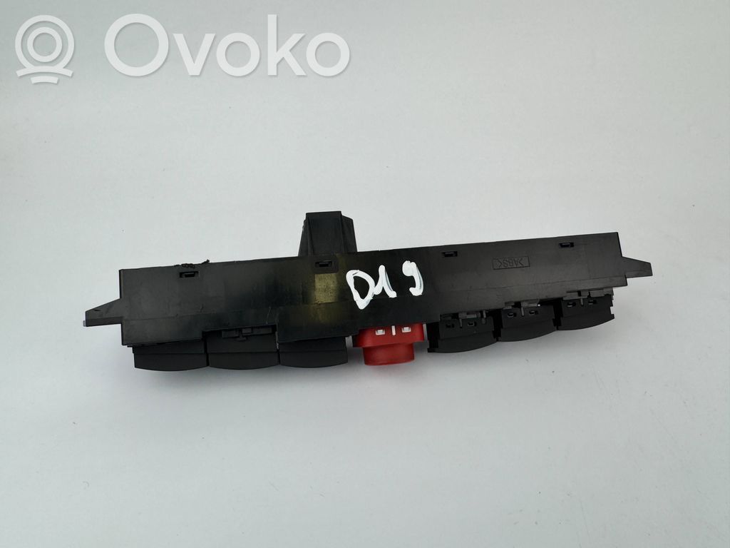 Opel Insignia A Hazard light switch 