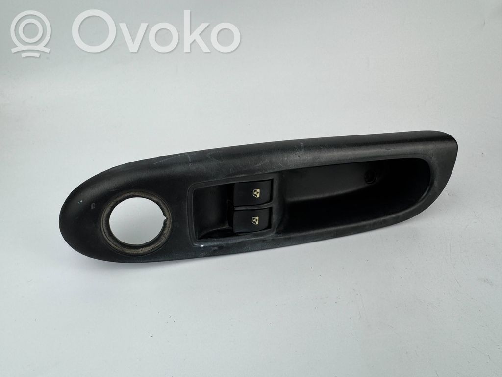 Renault Clio II Elektrisko logu slēdzis 