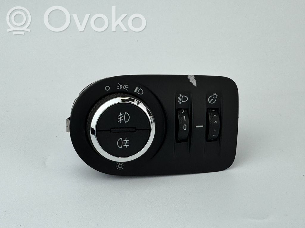 Opel Zafira C Light switch 