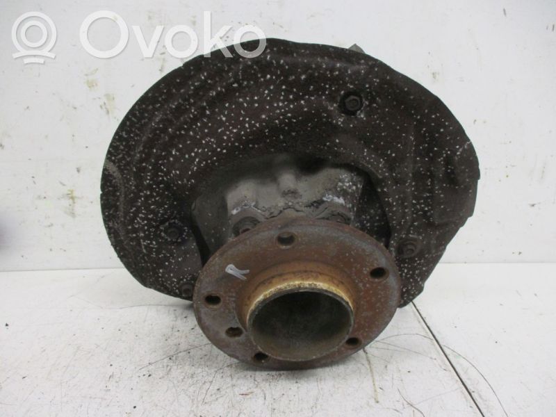 Front wheel hub spindle knuckle