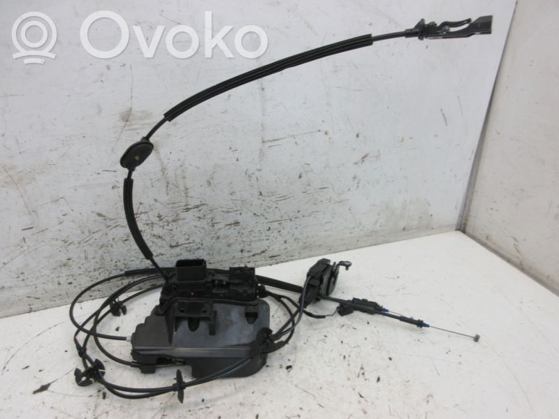 Priekšpusē slēdzene   AV1AR21813CC,AV1AR218D05AC,AV1AR21813CC,AV1AR218D05AC