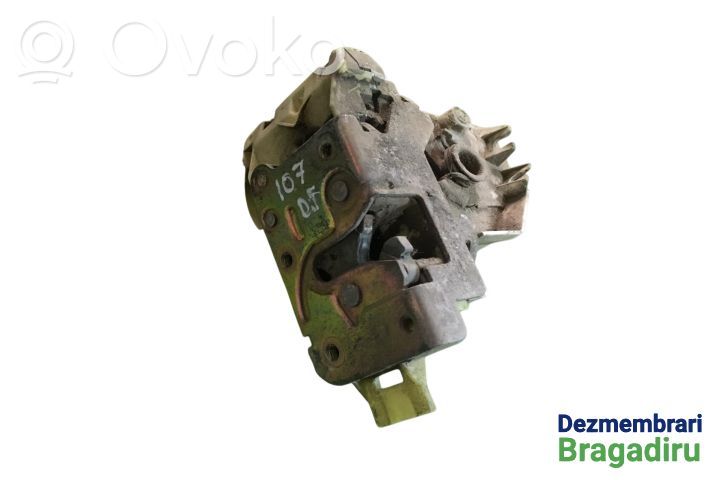 Ford Focus Priekšpusē slēdzene 
