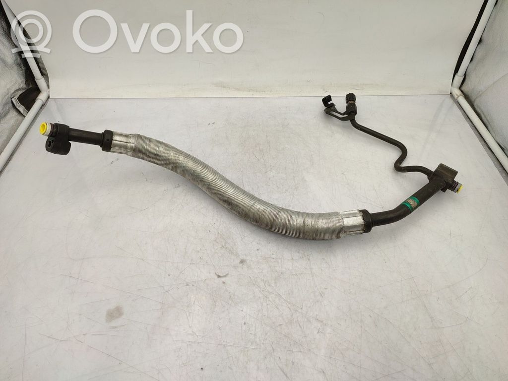 BMW 3 E46 Ilmastointilaitteen putki (A/C) 
