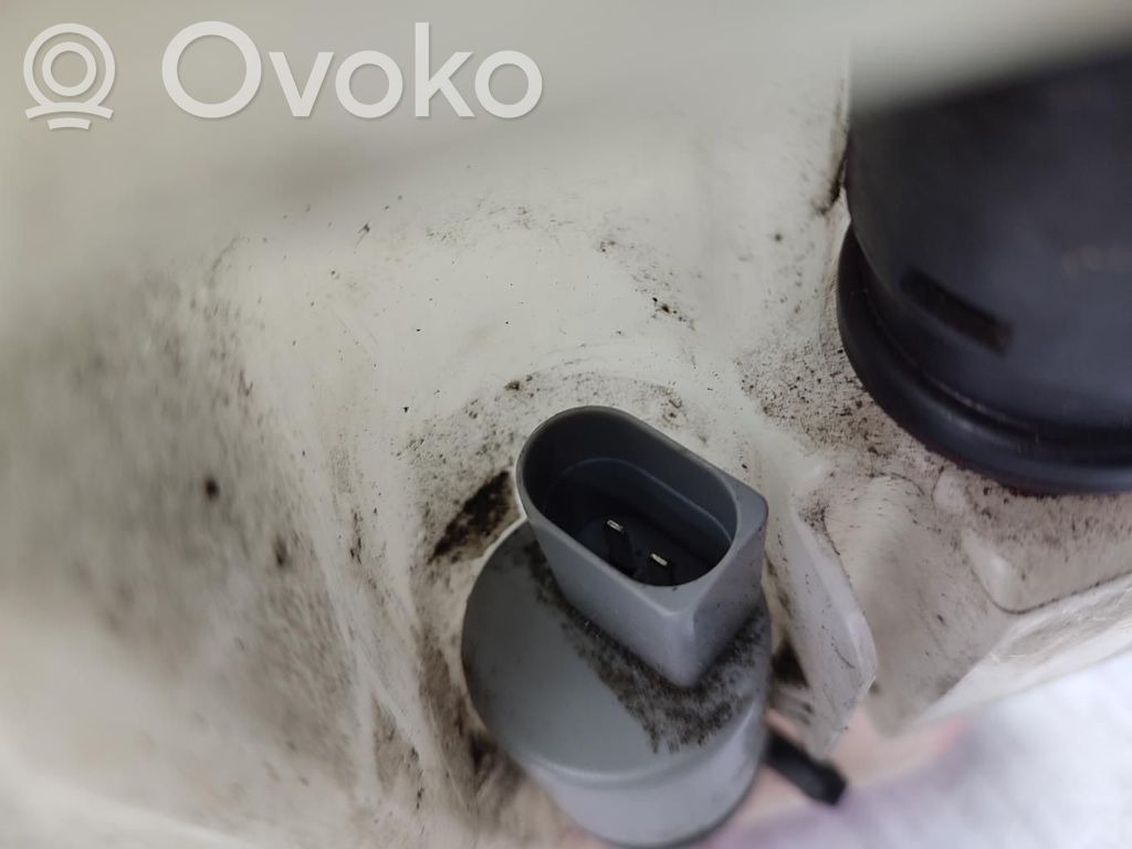 Langų skysčio bakelis   61677157145
