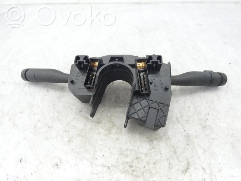 Ford Courier Commodo, commande essuie-glace/phare 