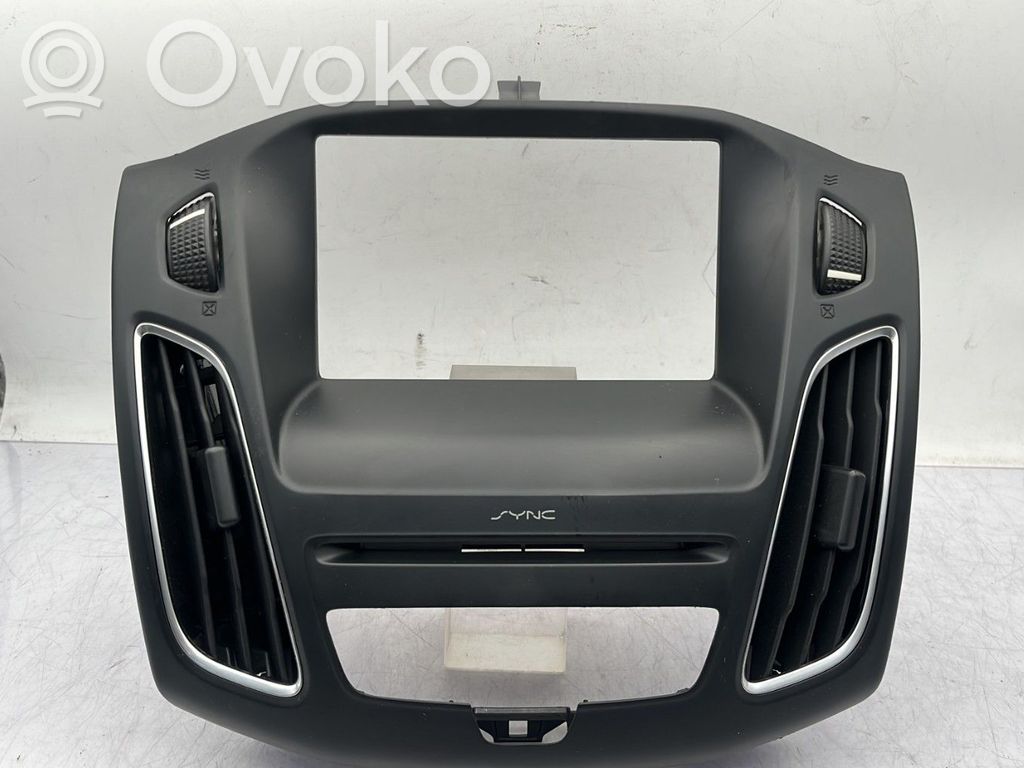 Ford Focus Dysze / Kratki środkowego nawiewu deski rozdzielczej 
