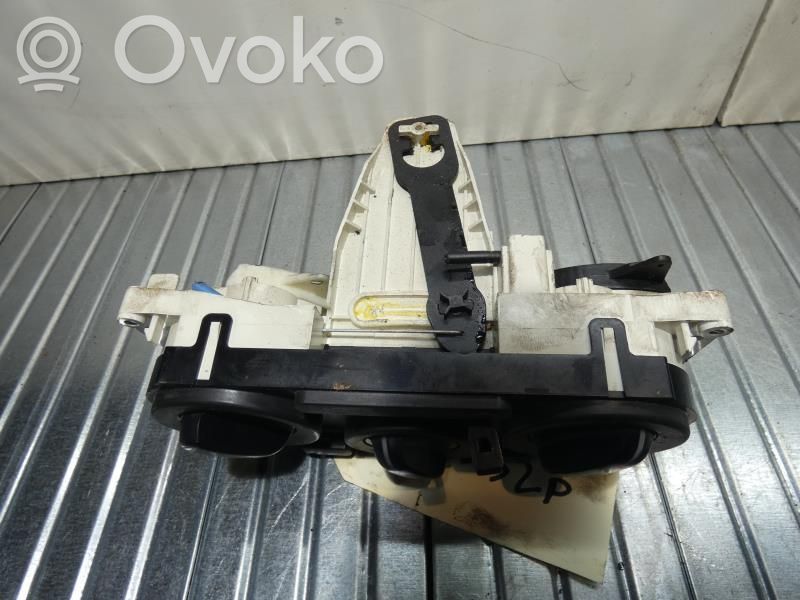 Nissan Note (E11) Climate control unit 
