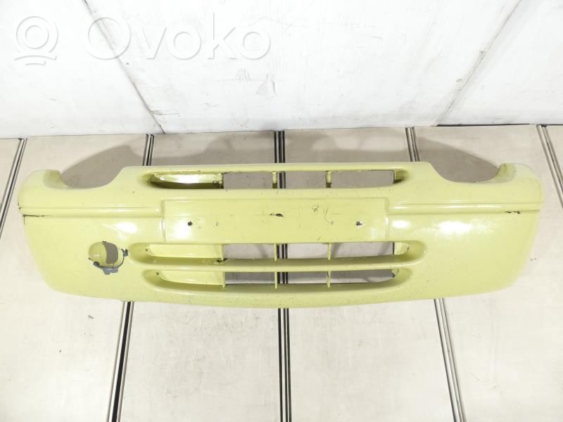 Renault Twingo I Parachoques delantero 