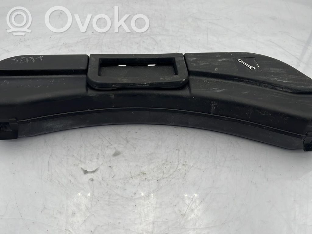Tunkki   8E0011031N