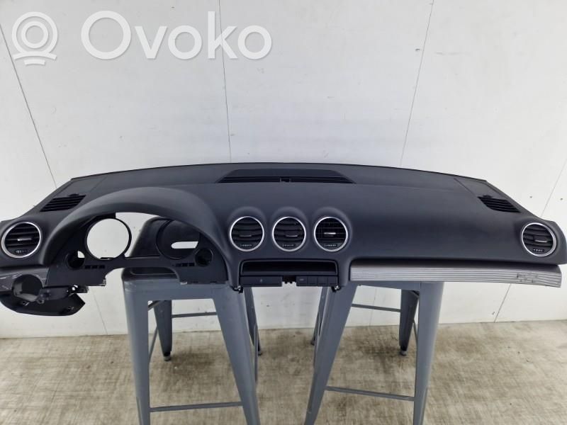 Panel de instrumentos   3R1857003C