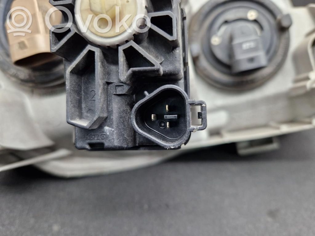 Toyota Corolla Verso E121 Scheinwerfer 