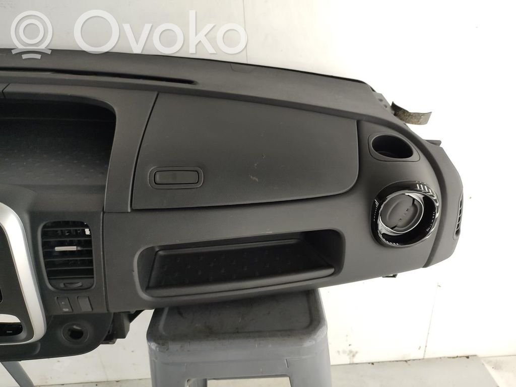 Renault Trafic III (X82) Dashboard 