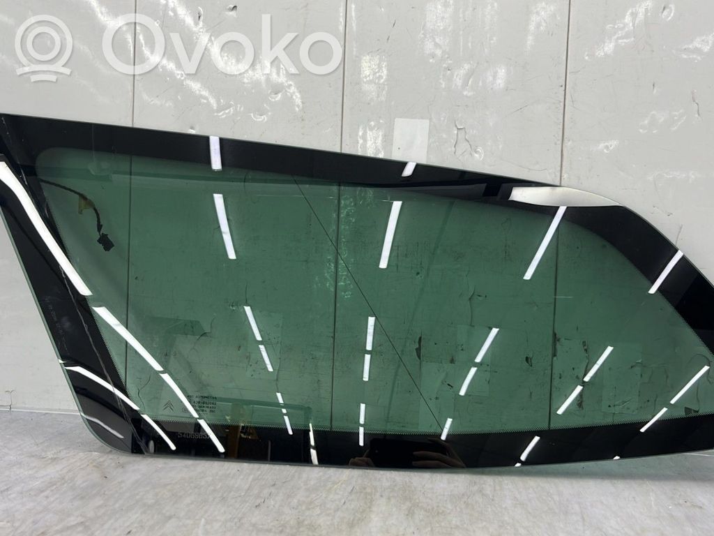Rear side window   8569WC