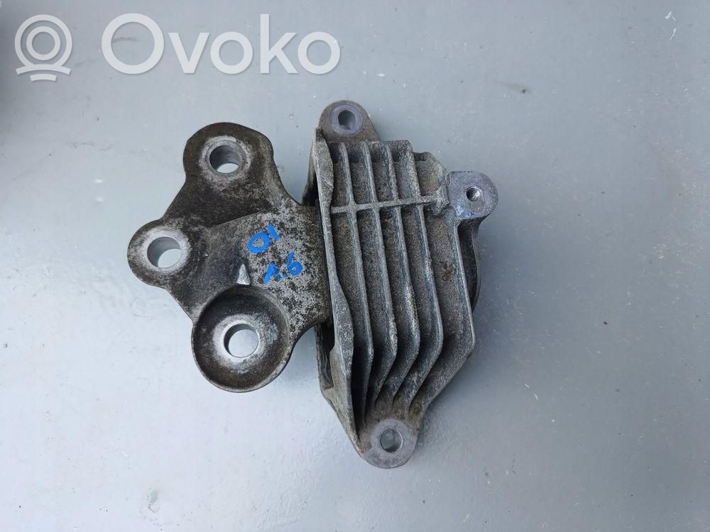 Opel Insignia B Gearbox mounting bracket 