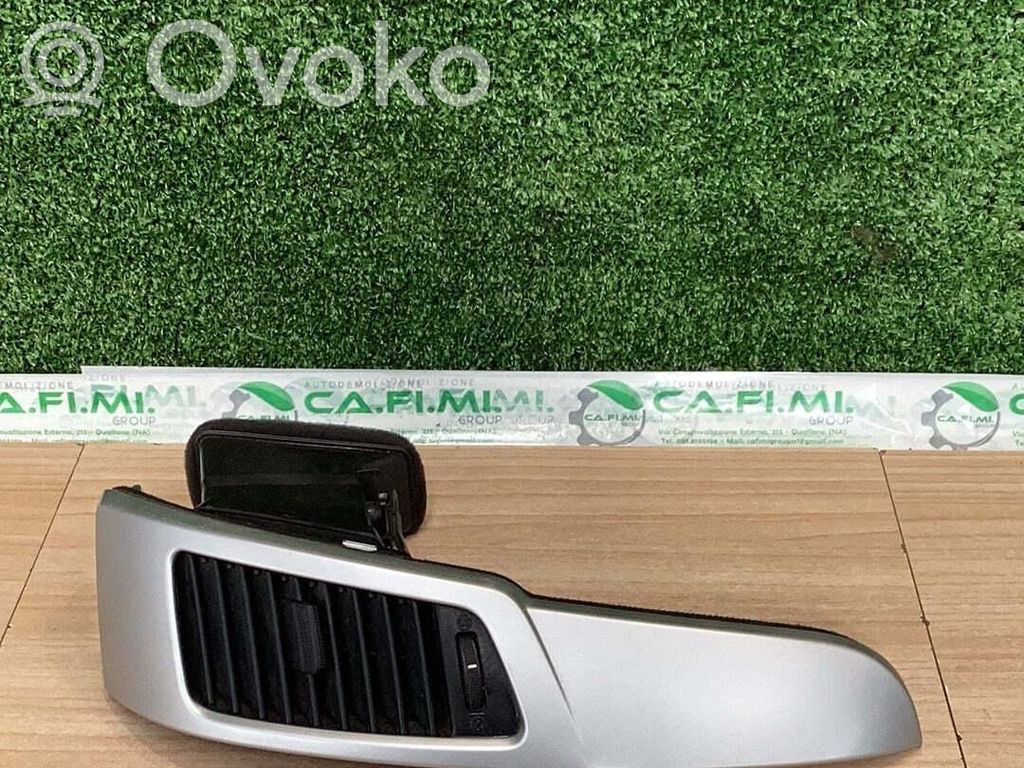 KIA Venga Boczna kratka nawiewu deski rozdzielczej 