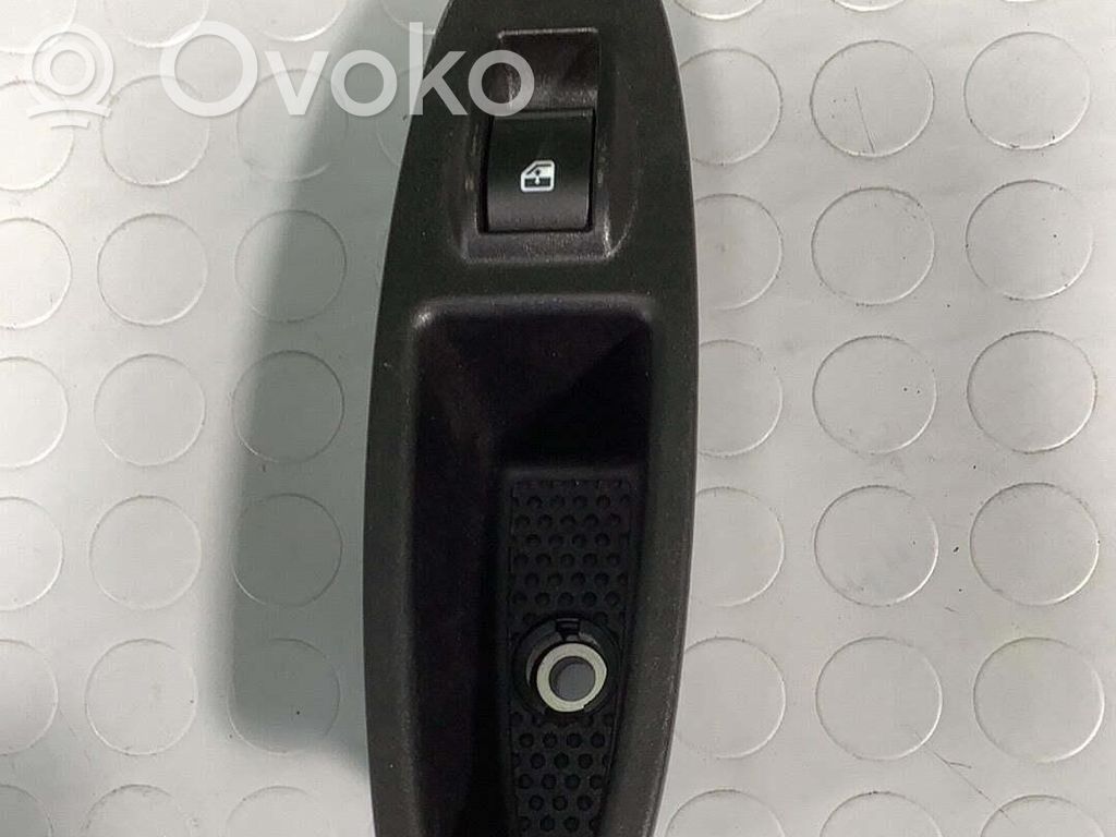 Lancia Ypsilon Electric window control switch 