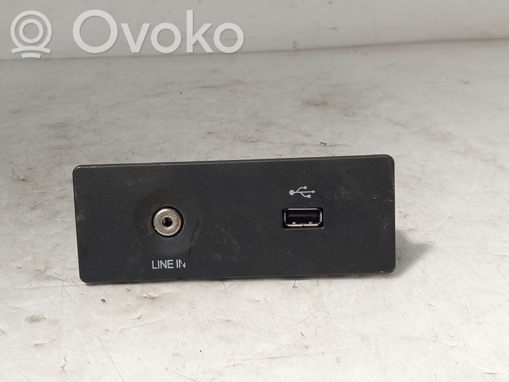 USB-pistokeliitin   CM5T044K62AA,CM5T044K62AA