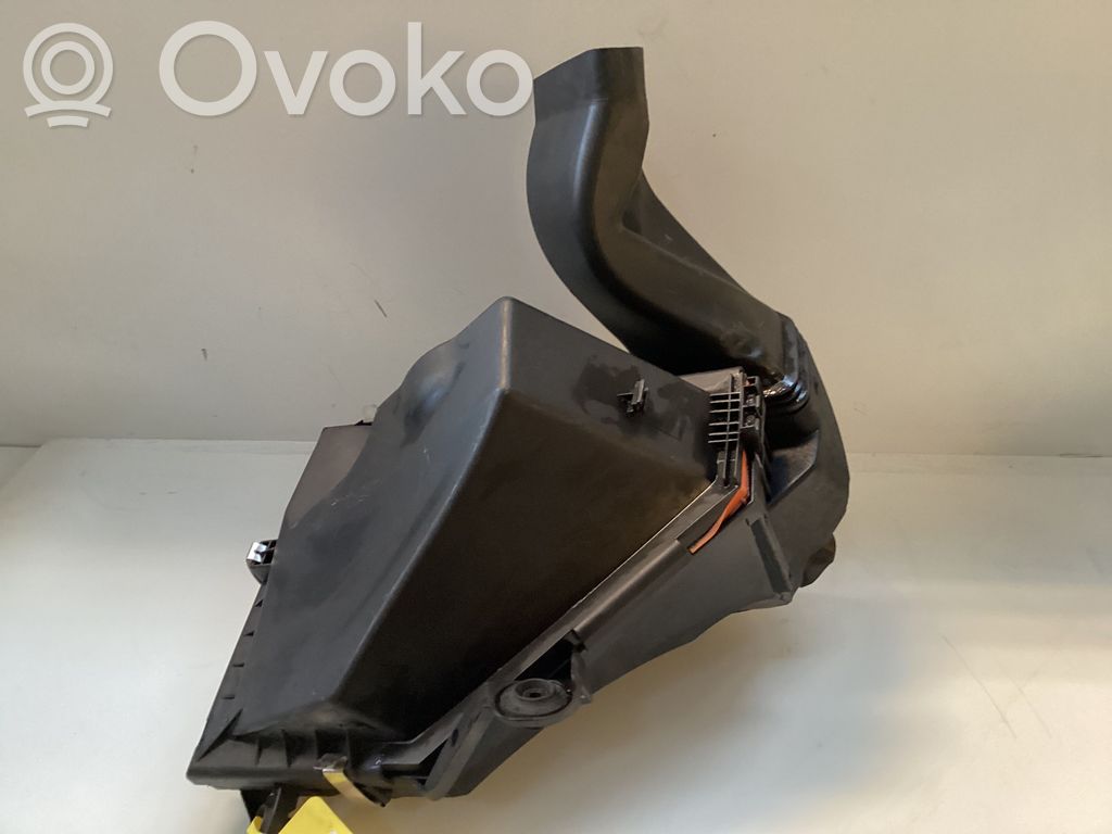 BMW 1 E81 E87 Air filter box 