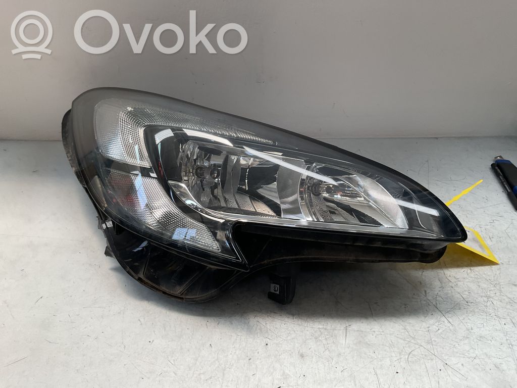 Opel Corsa E Headlight/headlamp 
