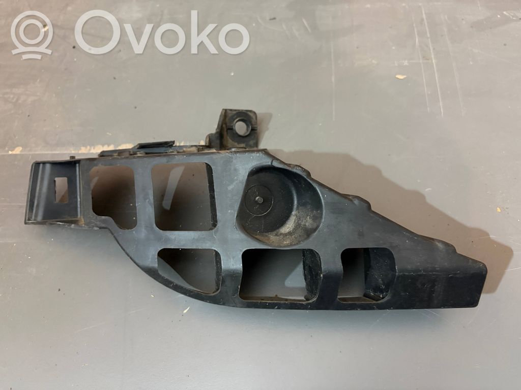 Rear bumper mounting bracket   5F0807377