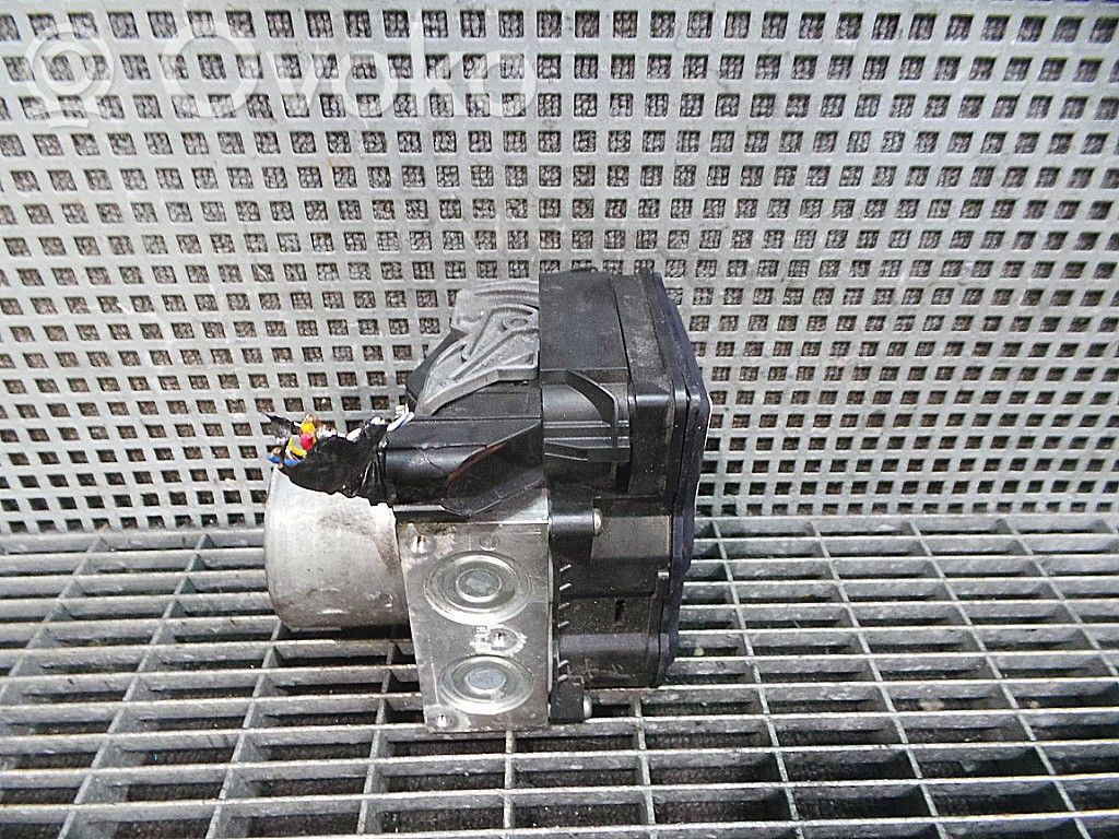 Bomba de ABS   8G912C405AB