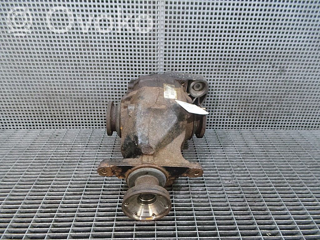 Rear differential   33107560592