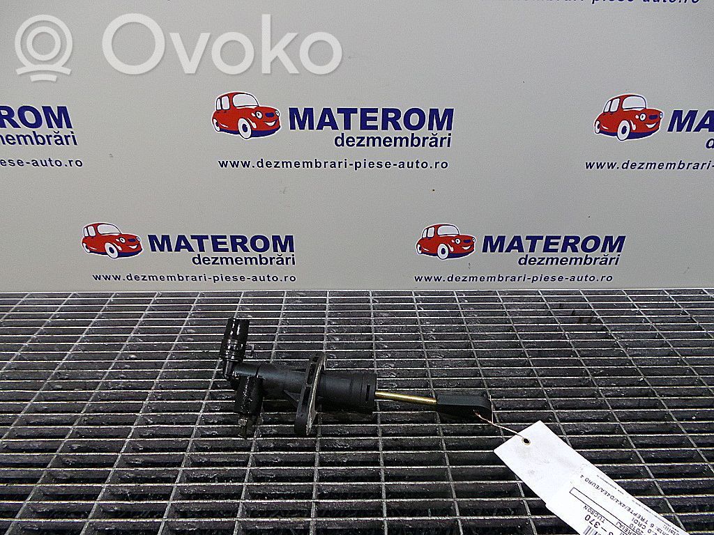 Główny cylinder sprzęgła   4161017920