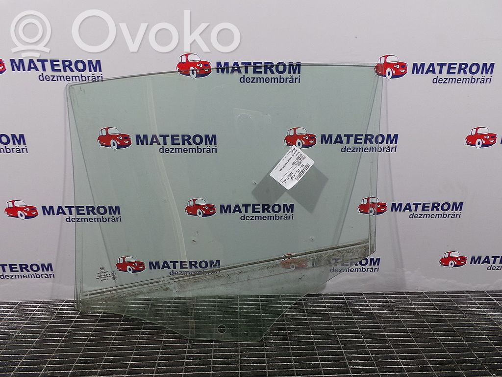 BMW 1 E81 E87 Rear door window glass 