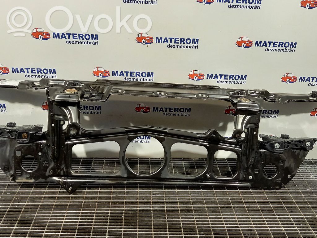 BMW 5 E39 Radiatorių panelė 