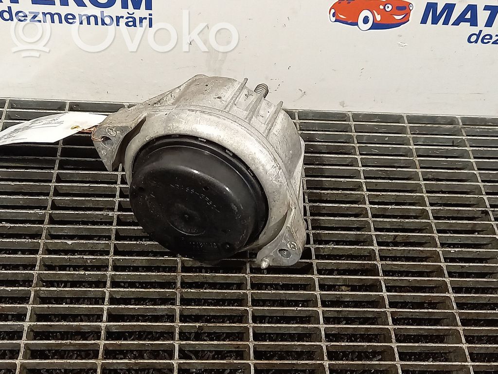 Moottorin kiinnikekorvake   22116768799