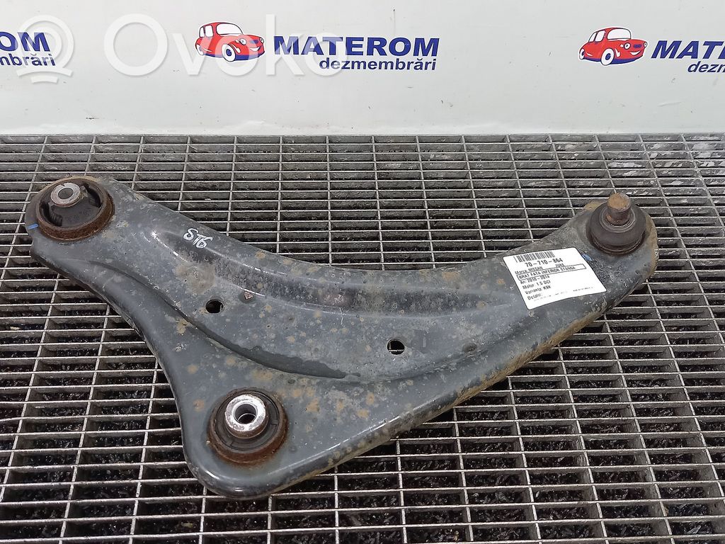 Nissan Juke I F15 Braccio di controllo sospensione anteriore 