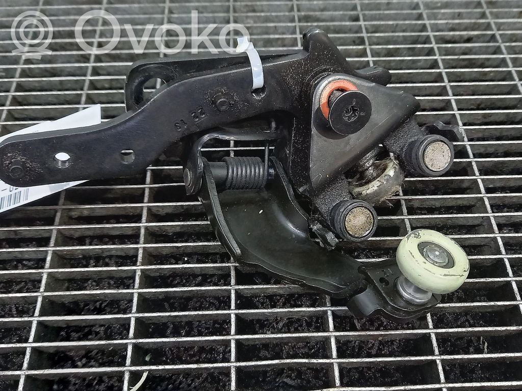 Ford B-MAX Liukuoven keskirulla 
