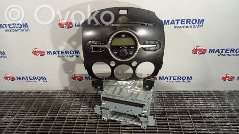 Mazda 2 Radio / CD-Player / DVD-Player / Navigation