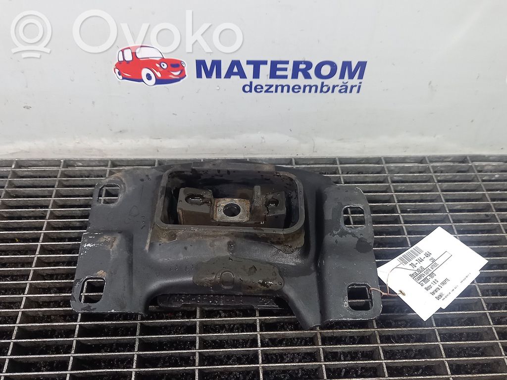 Volvo C30 Gearbox mounting bracket 
