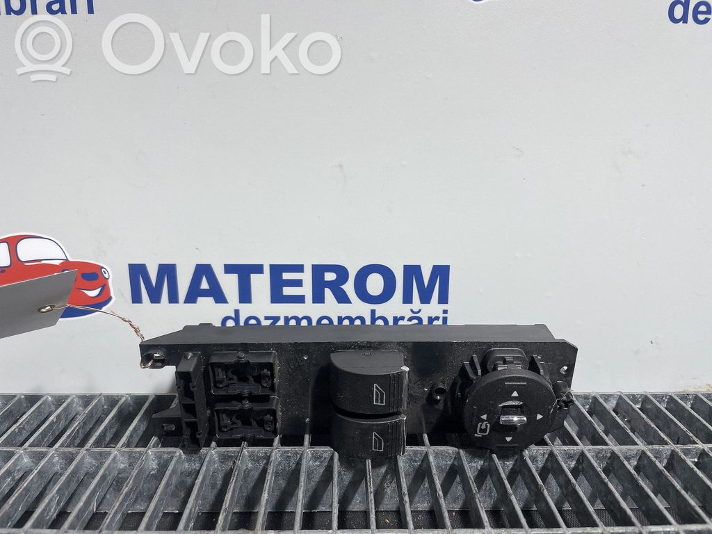 Ford Fiesta Electric window control switch 