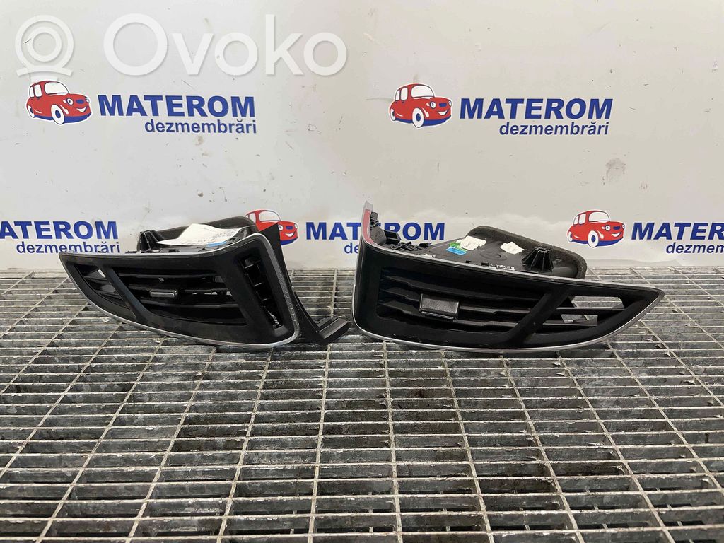 Ford Focus Dysze / Kratki środkowego nawiewu deski rozdzielczej 