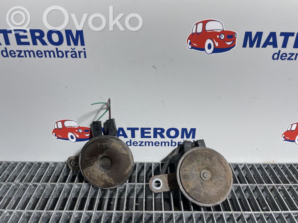 Nissan Juke I F15 Klakson 