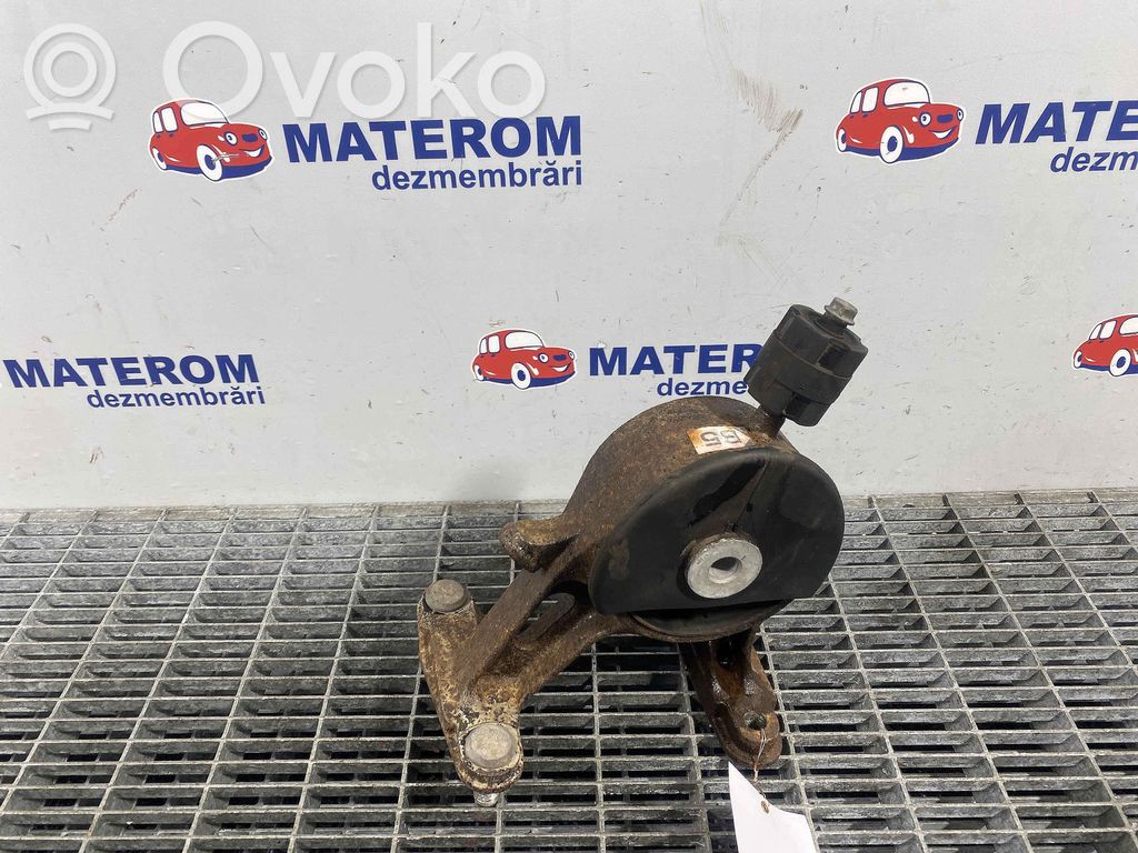 Toyota RAV 4 (XA40) Gearbox mounting bracket 