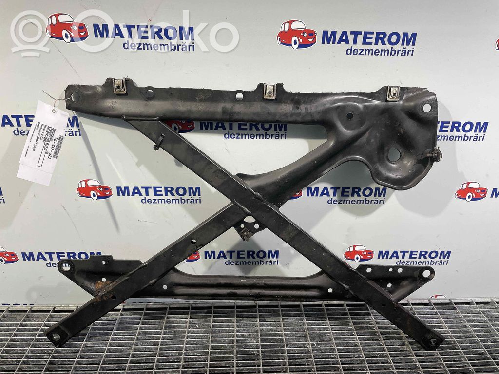 Engine mount bracket   8K2399345E