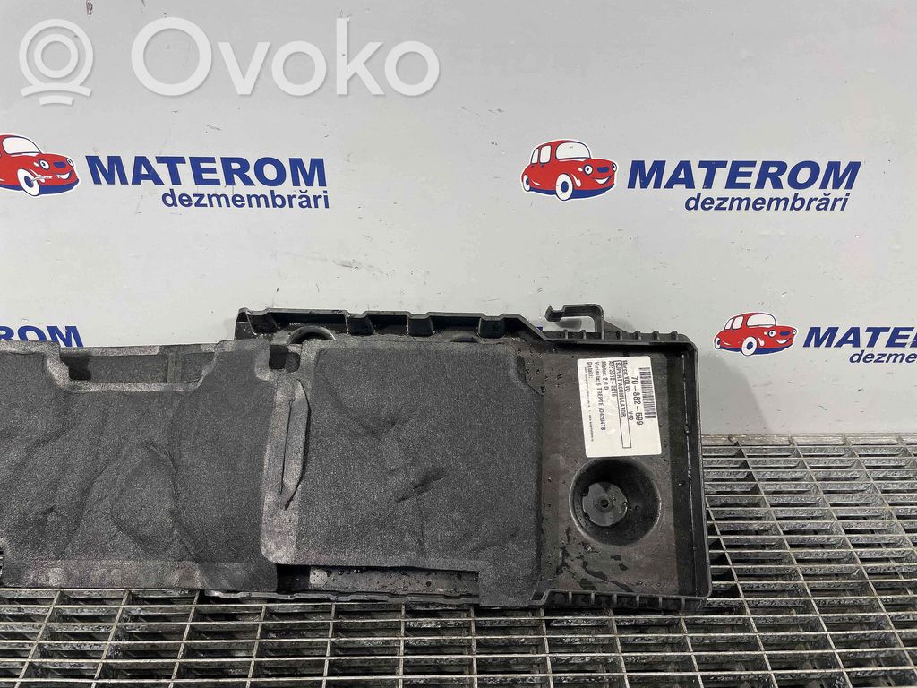Engine mount bracket   31301934