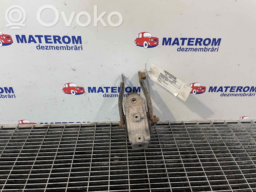 Volvo XC60 Gearbox mounting bracket 