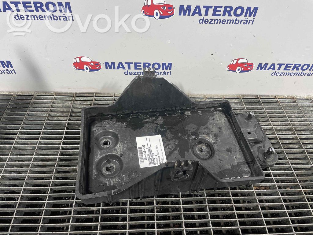 Mazda 6 Engine mount bracket 