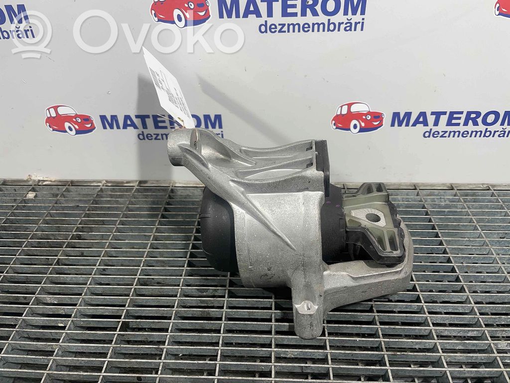 Engine mount bracket   8W0199372CR