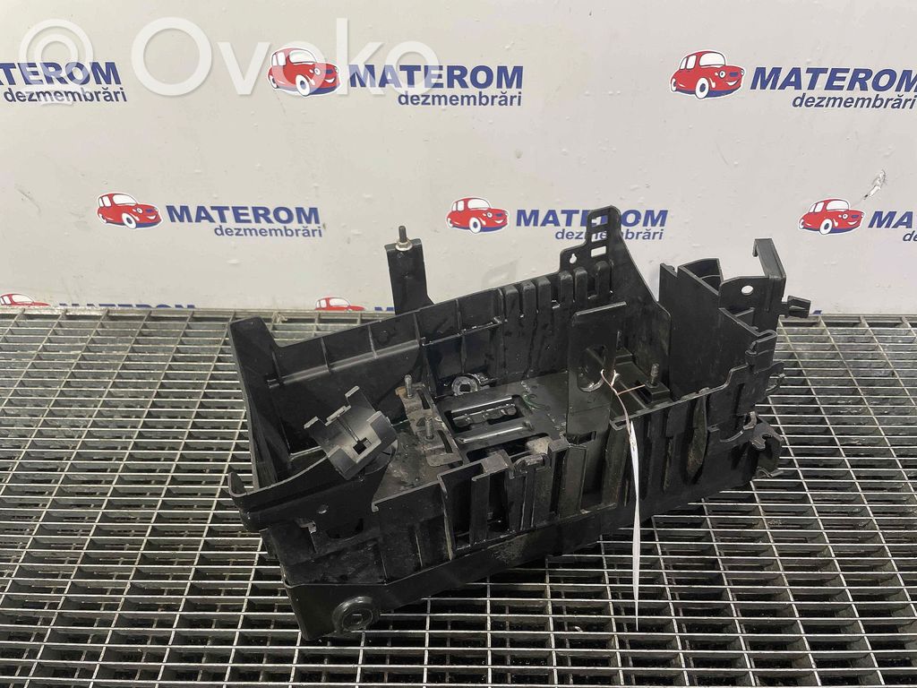 Engine mount bracket   13354419