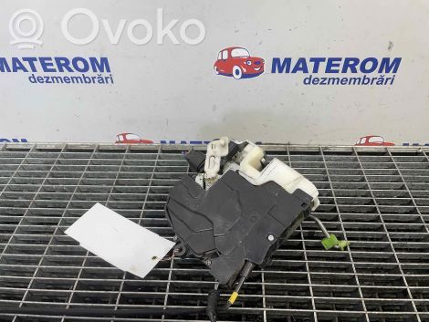 Mitsubishi Lancer VIII Takaoven lukko 